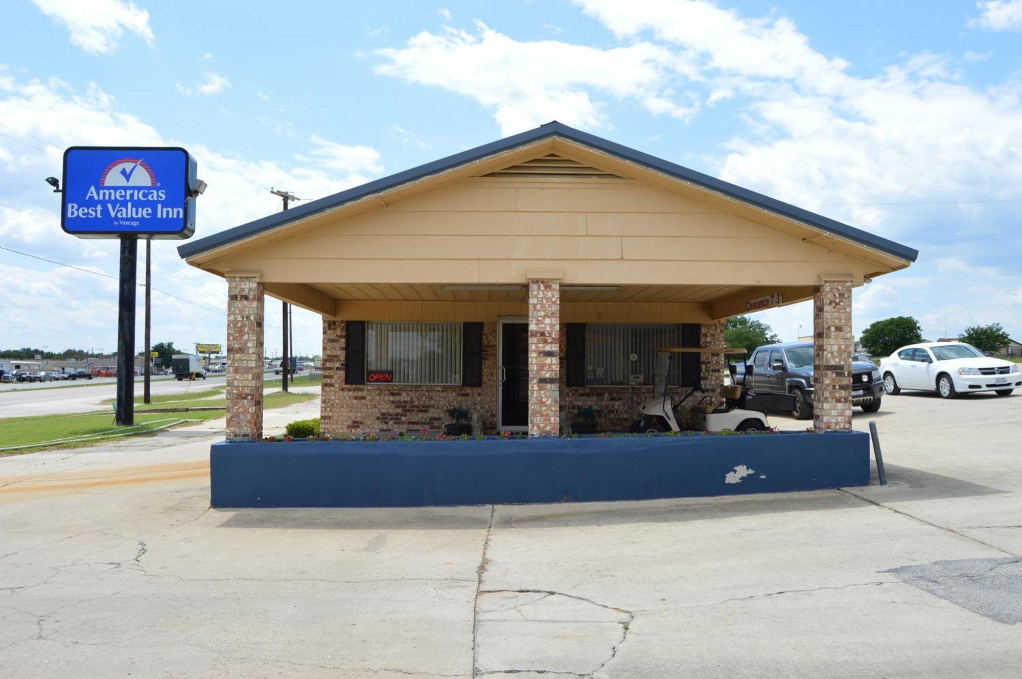 Americas Best Value Inn Gainesville Tx Εξωτερικό φωτογραφία